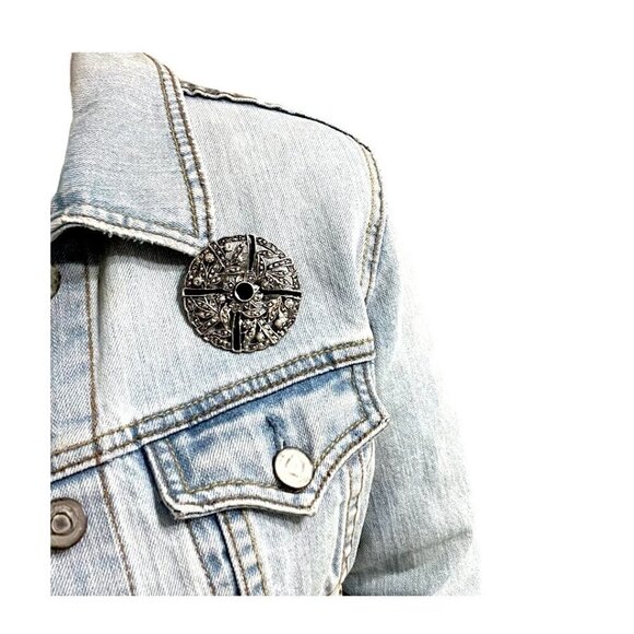 Vintage Victorian Art Deco Silver Black Brooch Round Floral Design Broach Pin - Picture 3 of 7